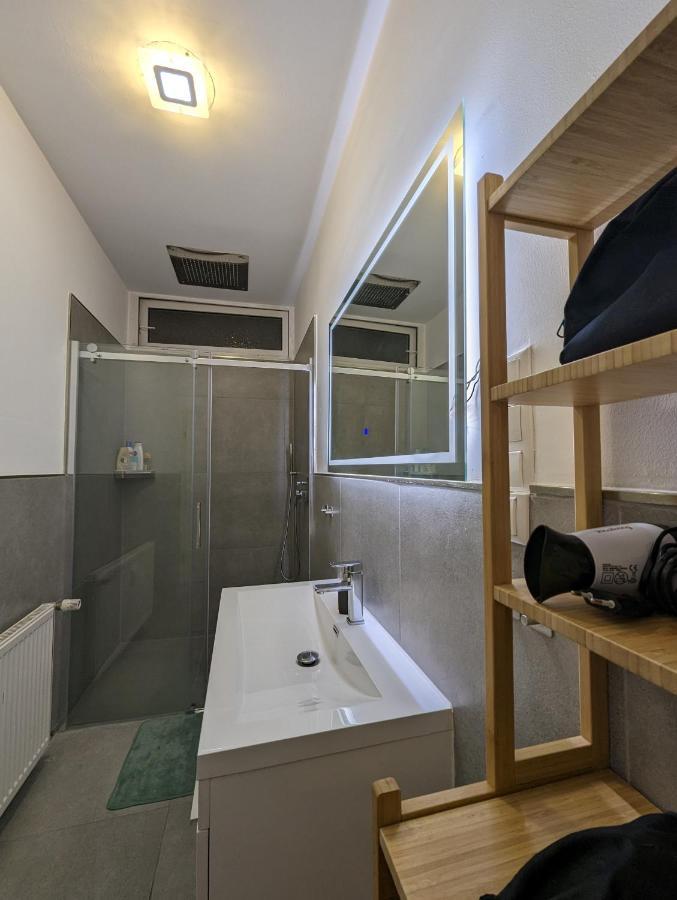 Gemuetliche Zimmer Im Herzen Der Stadt Em-Apartments Deutschland Bielefeld Eksteriør bilde